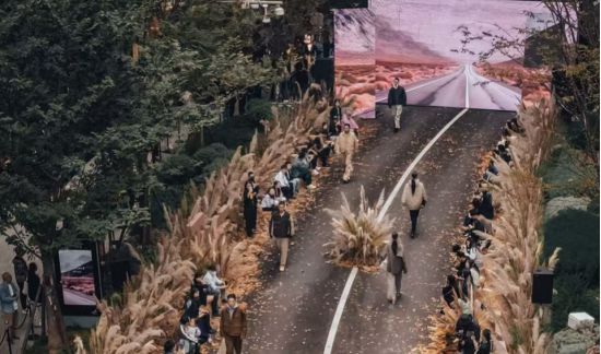 聚焦运动趋势丨10+ 国潮运动品牌时尚大秀邀你“看潮起 听风吟”(图4)