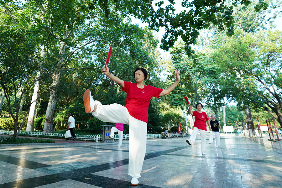 聊报摄影丨夏日健身热 运动正当时(图2)