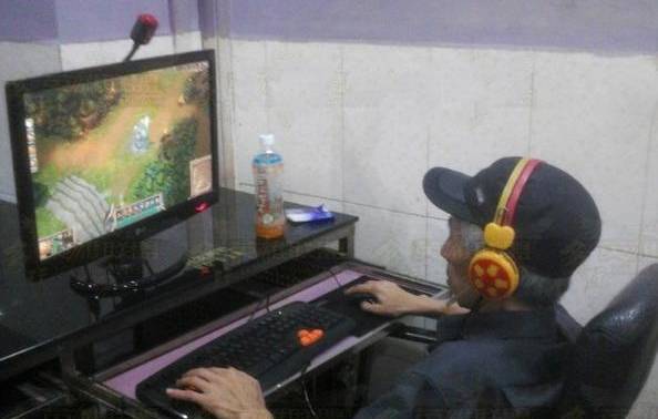 84岁老人迷信打游戏预防痴呆 天天熬夜玩引发脑梗(图2)