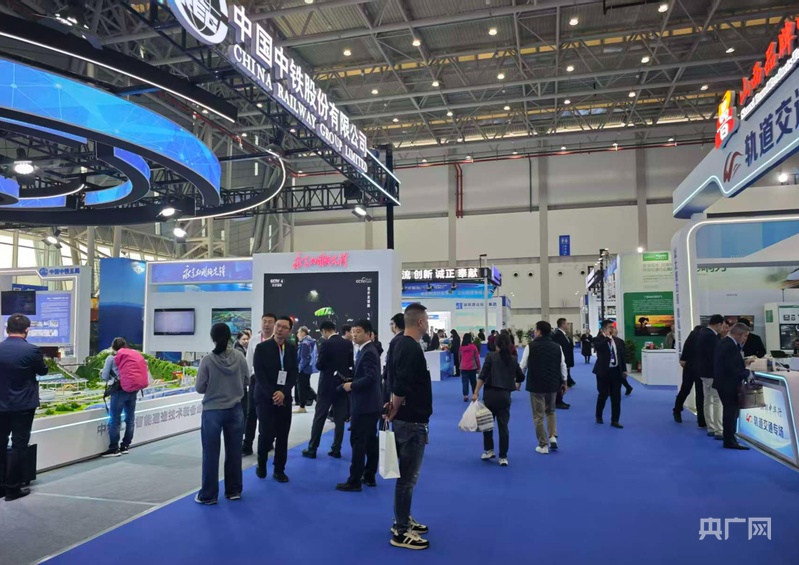 硬核展会解码“轨道上的未来”2025中国国际轨道交通和装备制造产业博览会在株洲开幕(图3)